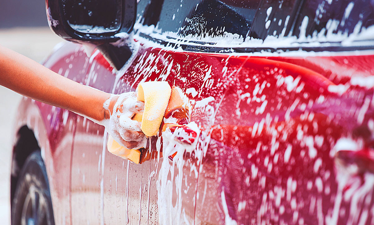 So waschen Sie Ihr Auto innen richtig - TIQQLER