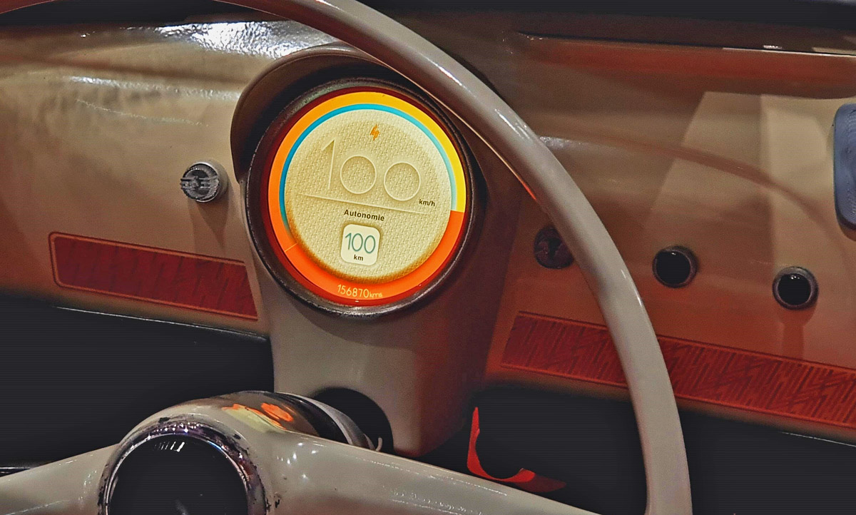 Dashboard und Digitalanzeige ein modernes Auto, Kilometerstand
