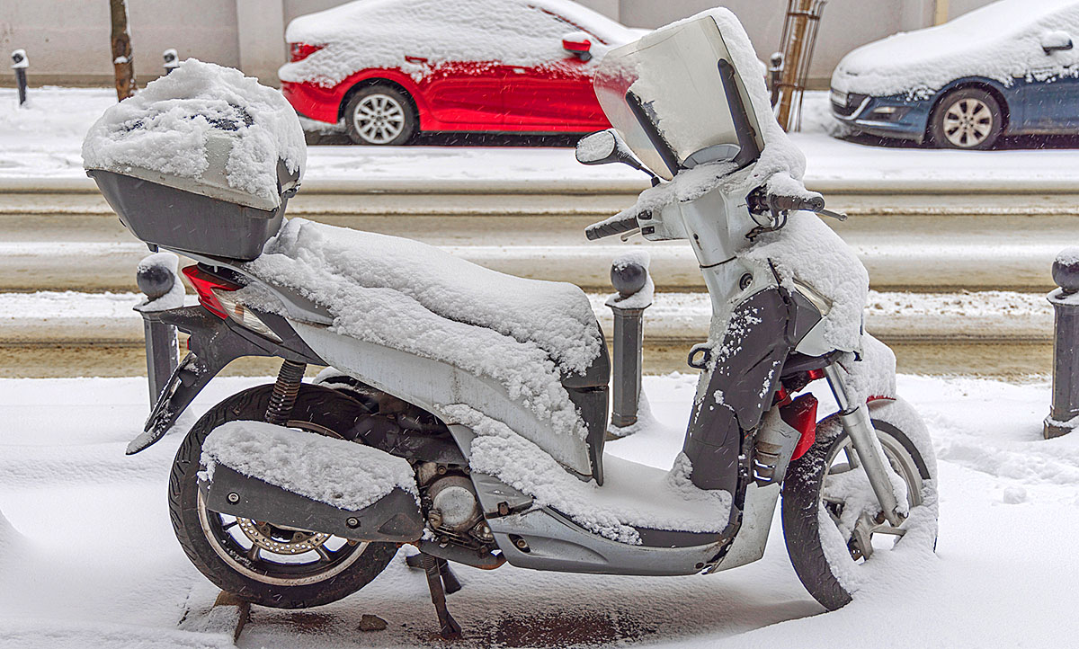 Motorradabdeckung für den Winter: So schützen Sie Ihr Bike