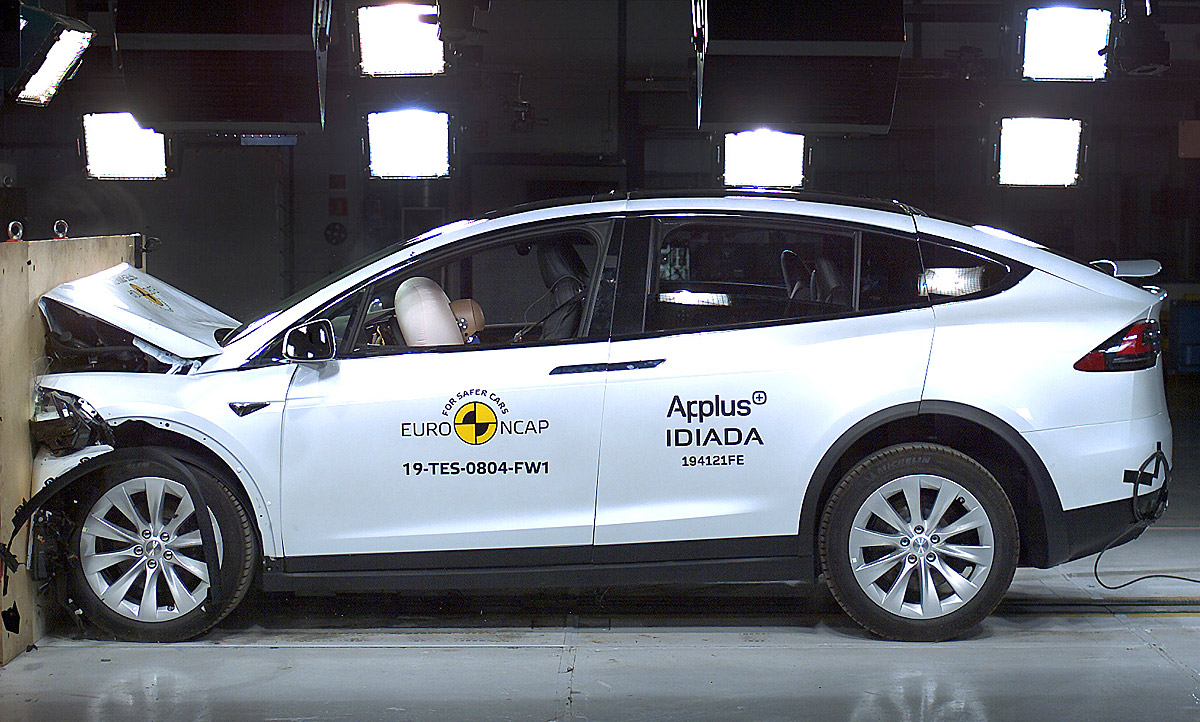 Tesla Model X 2016 E Motor Reichweite Crashtest