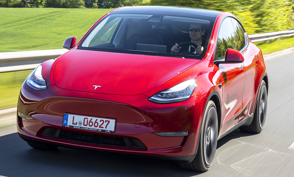 Neues Tesla Model Y (2020): Erste Testfahrt