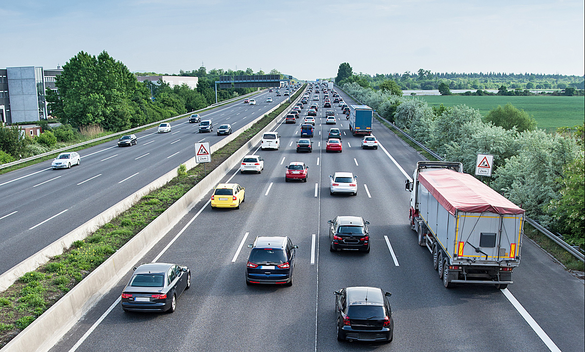 Rechtsfahrgebot Regeln Gesetze autozeitung