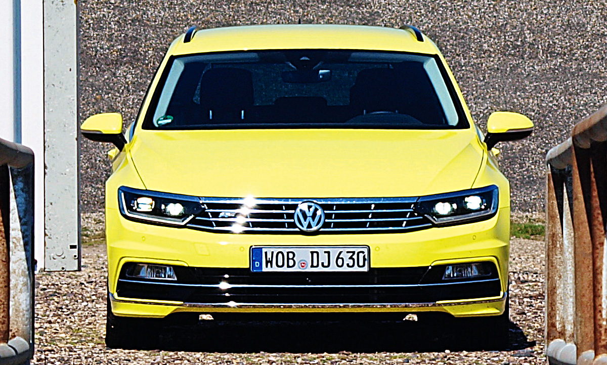 Dienstwagen-Kaufberatung: VW Golf oder Passat