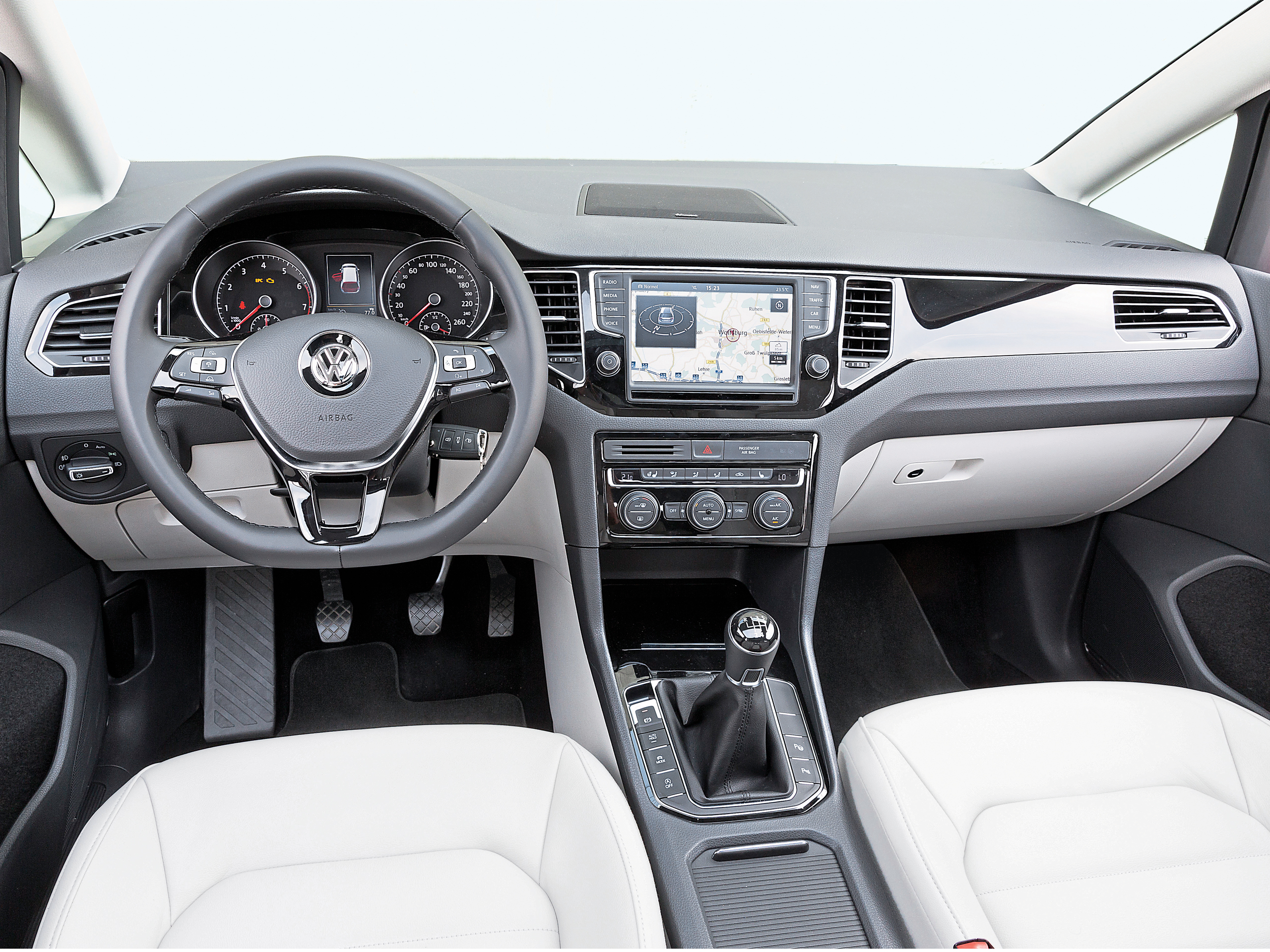 VW Golf Sportsvan: Neuer Golf-Ableger im Fahrbericht und technische