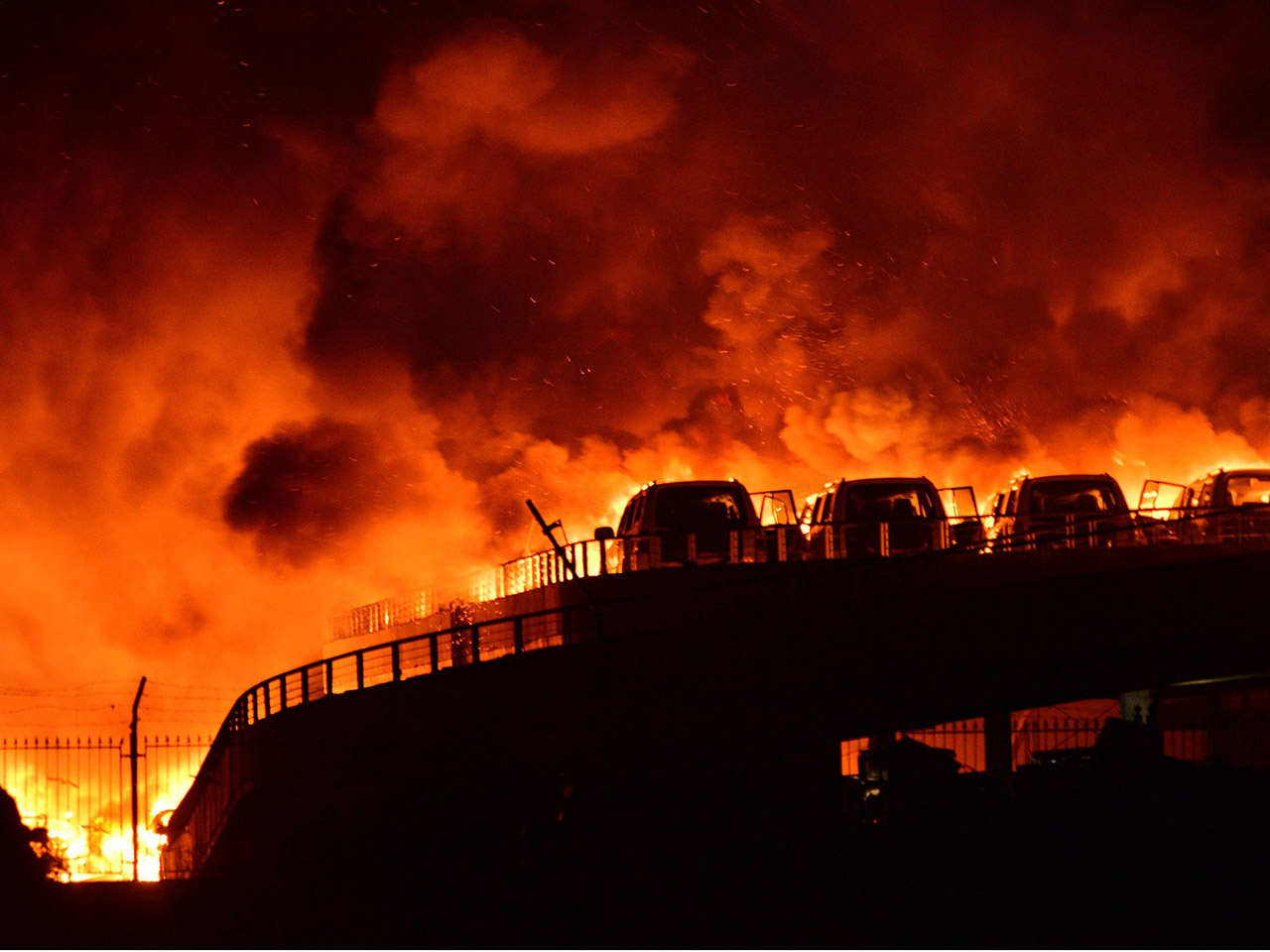 Tianjin Inferno In China Vernichtet Auch Tausende Autos