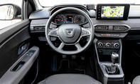 Das Cockpit des Dacia Sandero (2021).