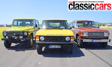 Mercedes G-Klasse, Range Rover und Toyota Land Cruiser fahrend von vorne.