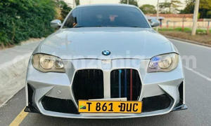 BMW E87 Tuning Frontansicht mit Grill des M3 G80