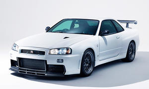 BBL Nissan GT-R R34 stehend von vorne fotografiert.