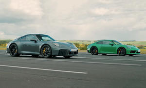 Porsche 911 GTS Dragrace: 2024er-Modell mit Hybridantrieb vs. 2021er-Modell