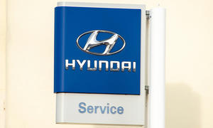 Aktueller Hyundai-Rückrufe; Bild von Werkstatt-Schild der Marke
