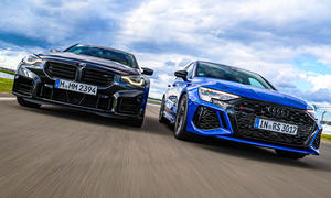 BMW M2/Audi RS 3; fahrend; Außenansicht; Gruppenbild; Frontalsicht