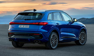 Audi SQ5 (2025); stehend; Außenansicht; SUV; Heckansicht