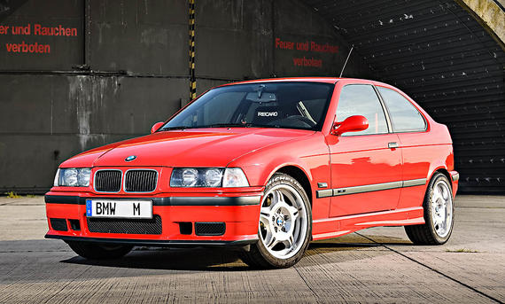 BMW M3 Compact (E36) Frontansicht stehend