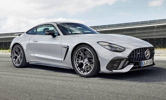 Mercedes-AMG GT 63 Pro (2024); statisch von vorne links