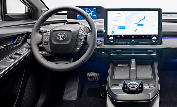 Das Cockpit des Toyota bZ4X Facelift (2025).