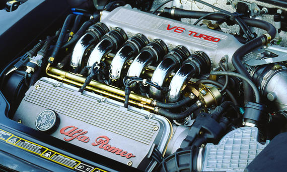 Der Motor des Alfa Romeo Gtv V6 TB Typ 916.