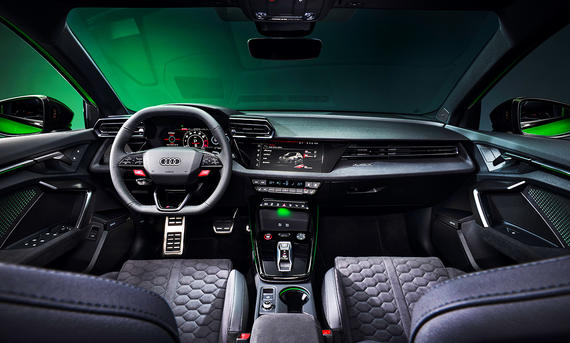 Audi RS 3 Sportback Facelift (2024); Innenraum; Interieur; Cockpit; Lenkrad; Armaturen