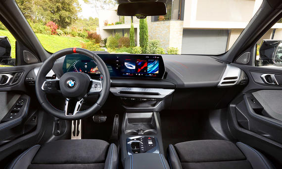 BMW M135 Facelift (2024); Cockpit