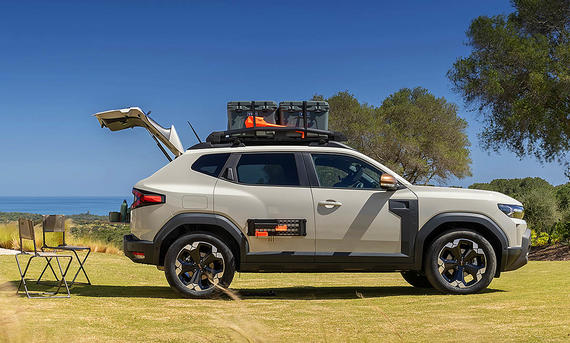 Dacia Duster mit InNature-Campingbox; stehend, Ansicht seitlich