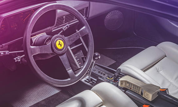 Das Cockpit des Ferrari Testarossa