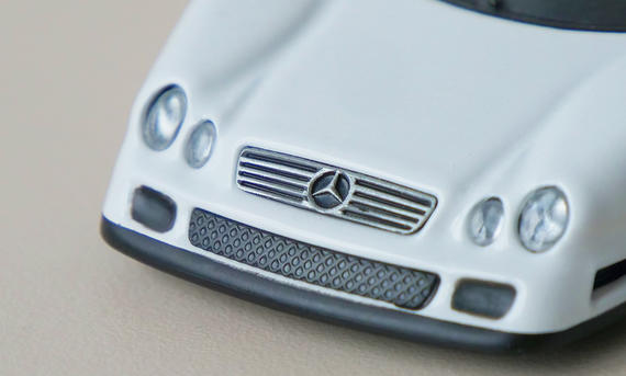 Kyosho Mercedes CLK GTR Roadster; Modellauto; 1:64; 1/64; 1 64; stehend; Außenansicht; Detailansicht; Frontpartie