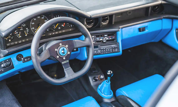 Isdera Commendatore 112i Cockpit