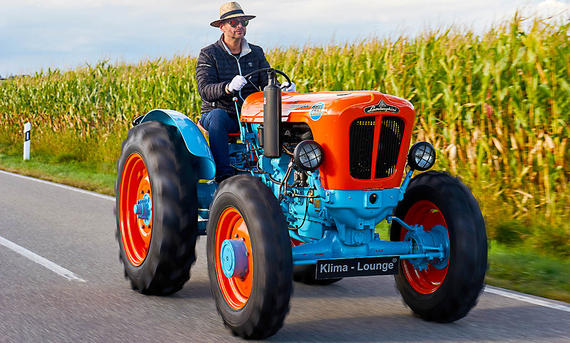 Der Lamborghini 2R DT in der Fahrt von vorne fotografiert.