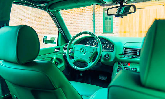 Das Cockpit des Mercedes S600 Estate.