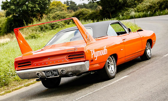 Plymouth Superbird (1970) Heckansicht fahrend