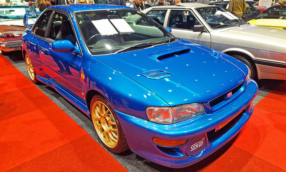 Der Subaru Impreza 22B STi stehend von vorne