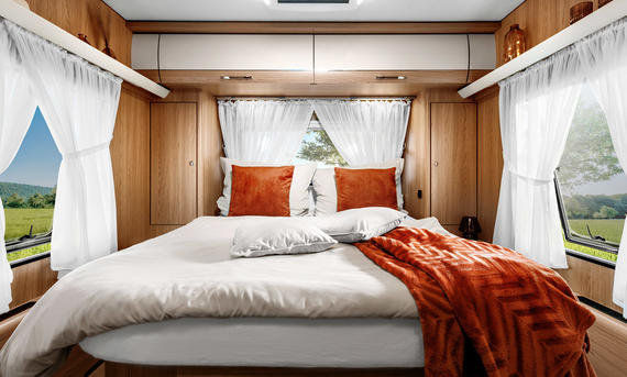 LMC Exquisite VIP (2024) Die Innenansicht zeigt das Schlafzimmer.