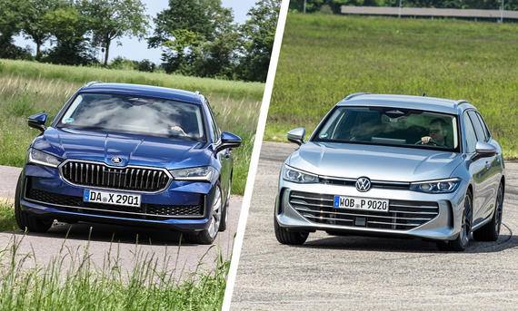 Skoda Superb Combi und VW Passat Variant fahren in eine Kurve. Man sieht ihre Front.