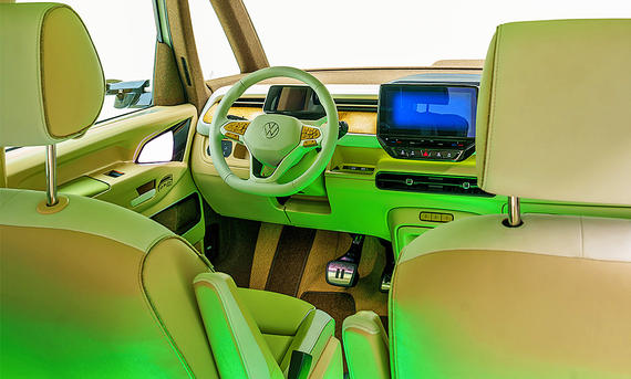 Das Cockpit des VW ID. Buzz Green (2024)