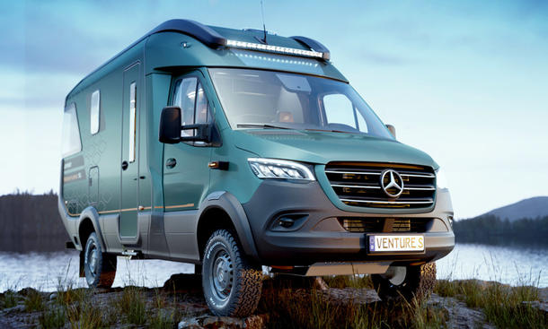 Der Hymer Venture S (2025) in der Außenansicht von schräg vorne.