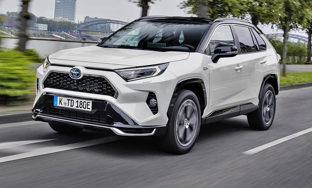 Toyota plug deals in hybrid rav4