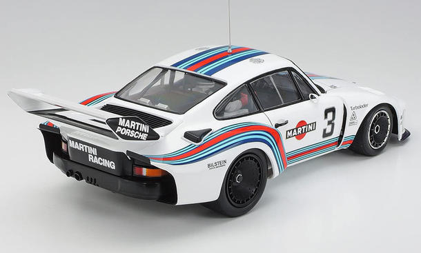 Tamiya Porsche 935 Martini Aufnahme von hinten.