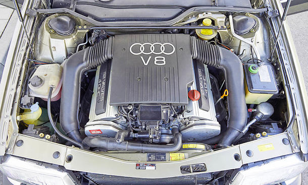 Der Motor des Audi V8.