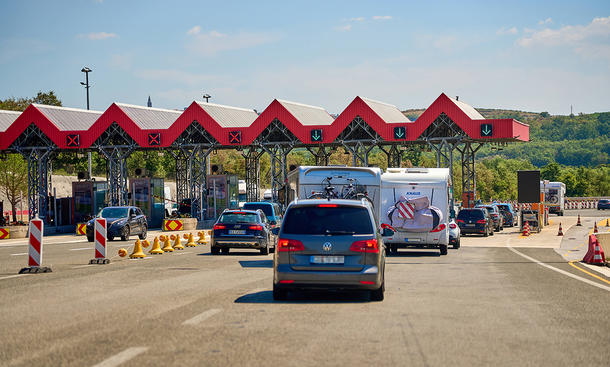 In Kroatien muss auf vielen Strecken Maut bezahlt werden. Wir zeigen wo und wie hoch die Gebühren sind.