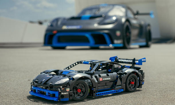 Lego Technic Porsche GT4 e-Performance