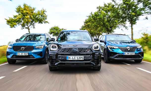 Volvo XC40/Mini Countryman/Renault Arkana; fahrend; Außenansicht; SUV; Frontalsicht