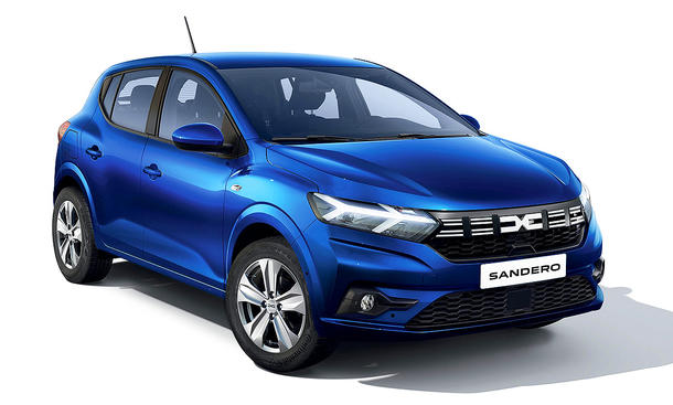 Blick von schräg vorne auf das Dacia Sandero Facelift (2022).