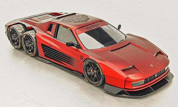 Der Ferrari Testarossa von Danton Arts Kustoms stehend von schräg vorne.