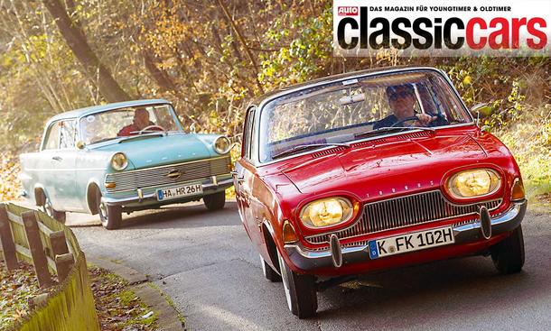 Der Opel Rekord P2 und der Ford Taunus 17M P3 hintereinanderfahrend von vorne fotografiert.