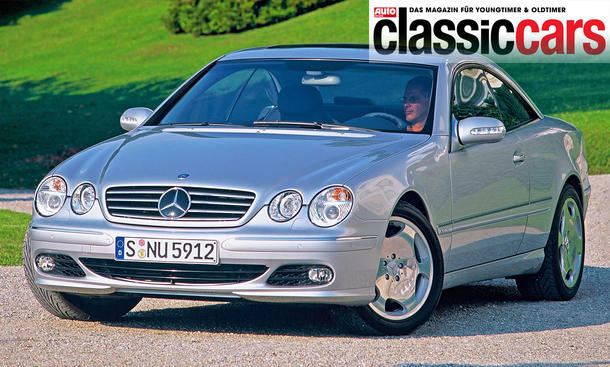 Der Mercedes CL stehend von schräg vorne