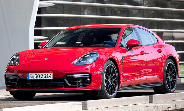 Porsche panamera gts 2018