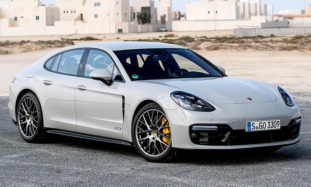 Porsche panamera gts 2018