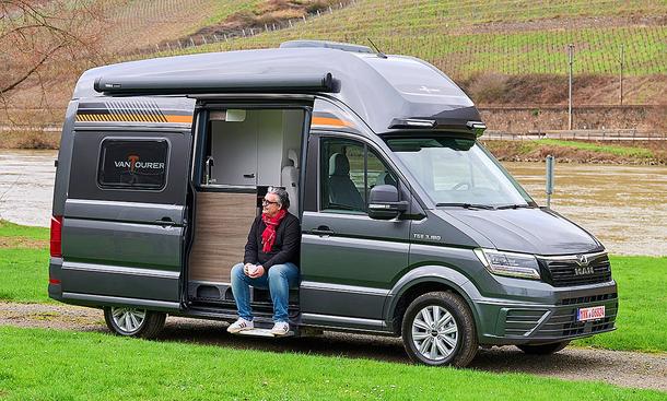 Van Tourer MAN 600 D (2024); stehend, Ansicht schräg vorne