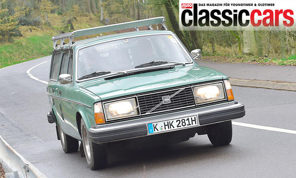 Volvo 240 Frontansicht fahrend