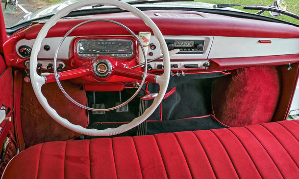 Tatra 603 Fahrbericht Oldtimer Bilder technische Daten Cockpit 